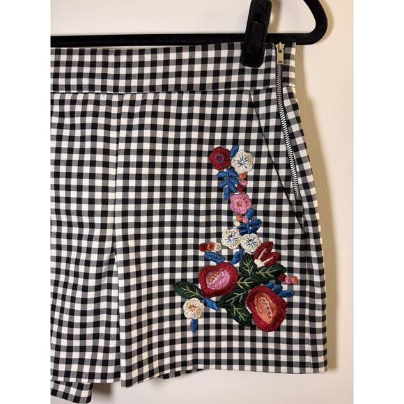 Zara Embroidered Floral Checkered High Rise Shorts - M - Picture 3 of 10